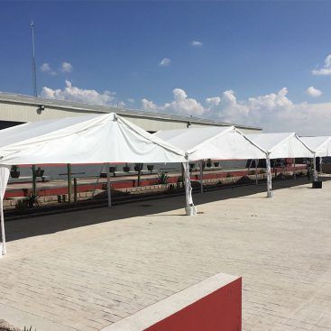 carpas de 10x5 para evento de titulación